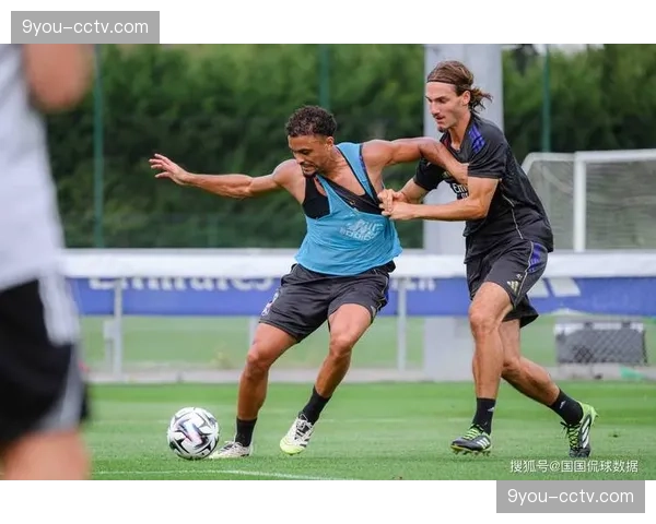 里昂赛前发布会，主帅强调面对马赛需减少在本方半场不必要的犯规