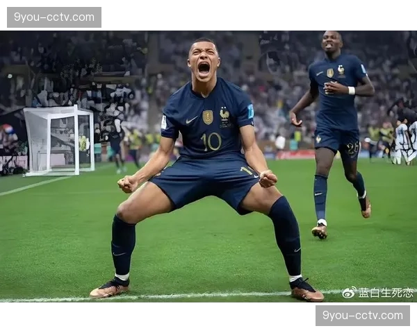 追踪一个直接任意球进球的诞生：从主罚者的加练到团队的掩护跑位